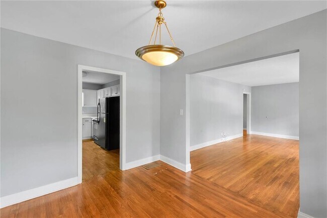 Building Photo - 1857 Fern Creek Ln NE