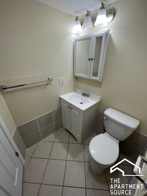 Building Photo - 2300 S Ridgeway Ave