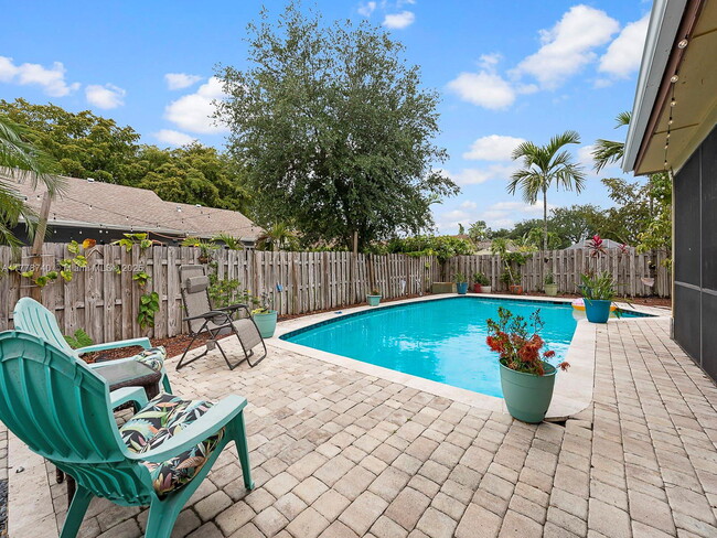 Building Photo - Southwest 104th Avenue, Cooper City, FL 33...