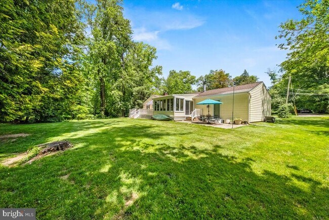 Building Photo - 40 Pine knoll Dr