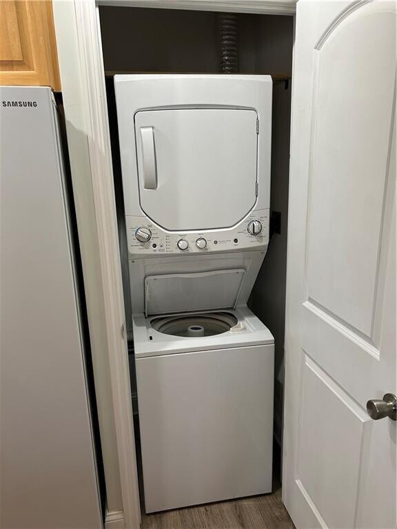 Building Photo - 2737 NE 28th St