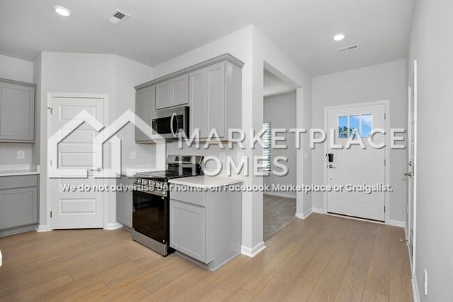 Building Photo - 14773 Mountain Strm Dr