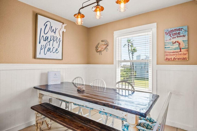 Building Photo - 165 Beach View