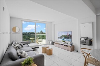 Building Photo - 6362 Collins Ave