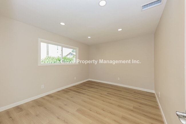 Building Photo - Remodeled La Habra Home