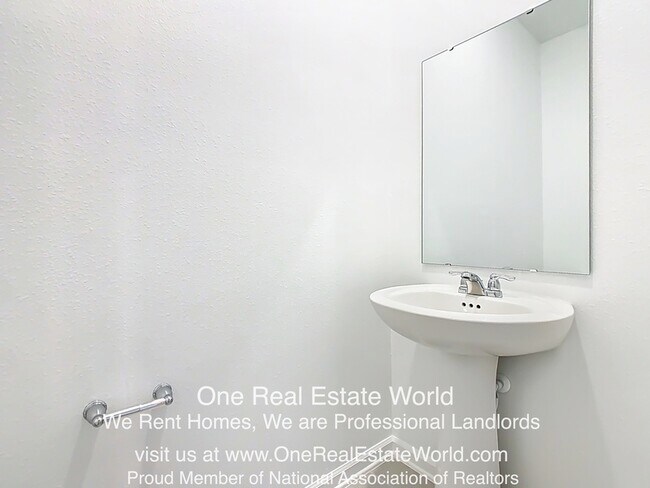 Building Photo - 2971 Maloof Dr