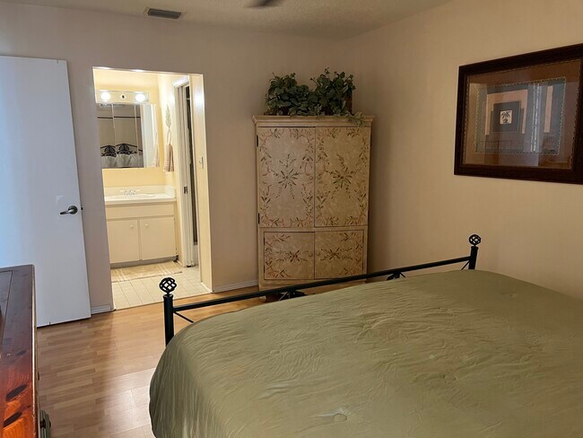 Building Photo - 2772 Woodgate Ln