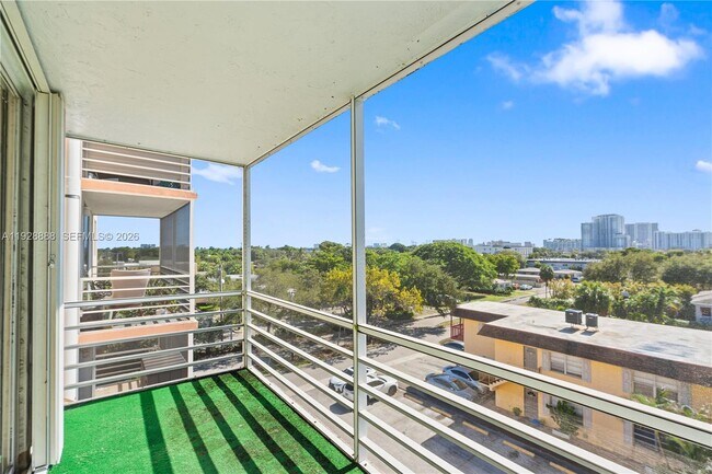 Building Photo - 1830 Dixieana St