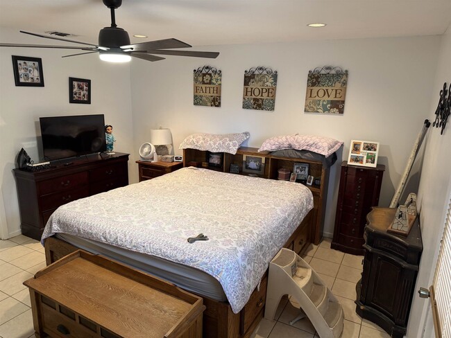 Building Photo - 204 Northpoint Dr