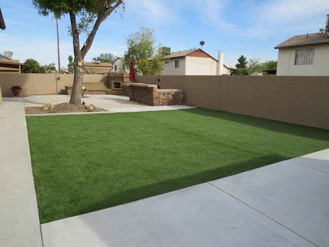 Building Photo - 6917 W Cholla St