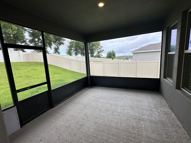Building Photo - 4 Bedrooms/3 Baths/3 Car Garage House in L...