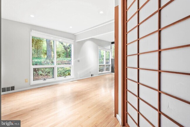 Building Photo - 2227 Glasgow Rd