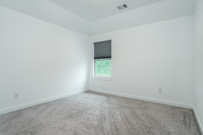 Building Photo - 27006 Hidden Rock Ct