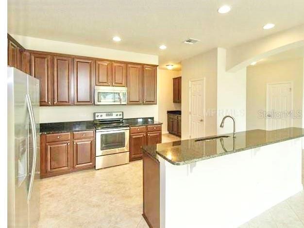 Building Photo - 2103 Candlenut Cir