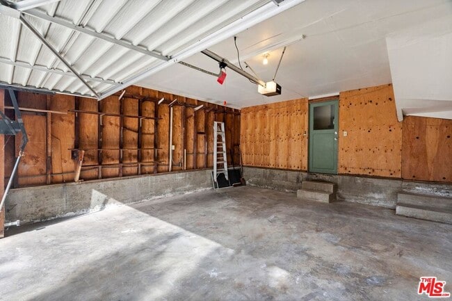Building Photo - 10593 Wilkins Ave