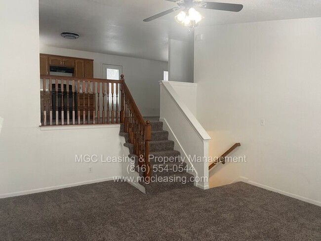 Building Photo - 3 bedroom Duplex with unique floor plan fo...