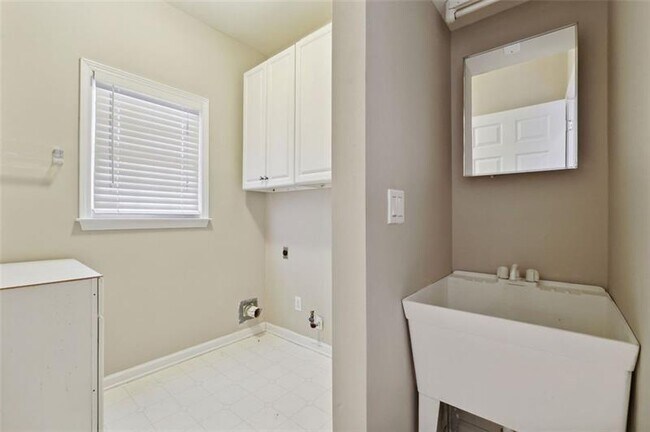 Building Photo - 1400 Prestige Valley Dr