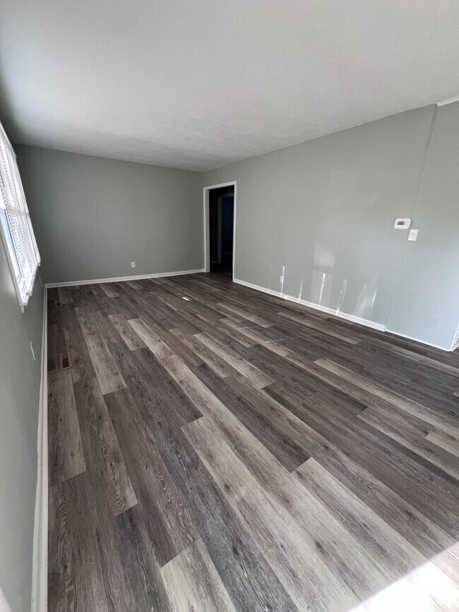 Building Photo - 2308 Pine Way