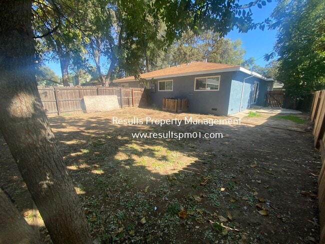 Building Photo - Charming 2 Bed 2 Bath Duplex