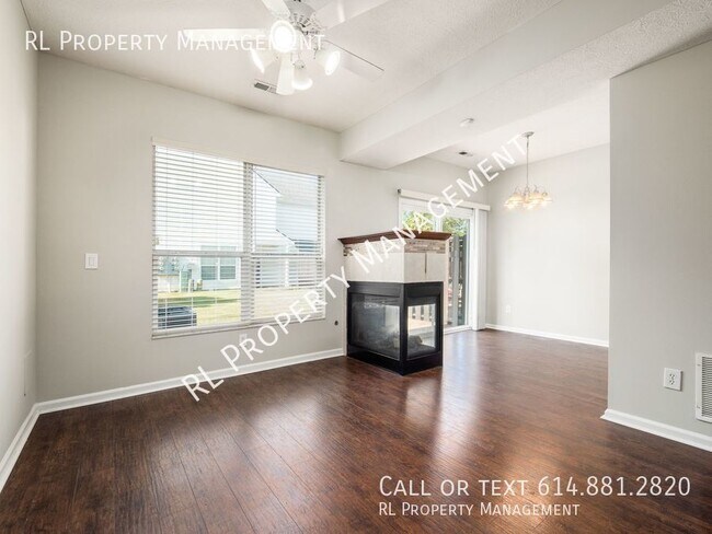 Building Photo - Spacious 3 bedroom 2.5 bathroom condo in W...