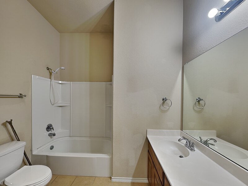 Building Photo - 1605 Grey Willow Ln