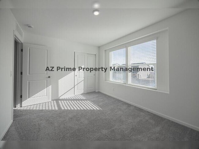 Building Photo - 334 Paseo Xing Ln