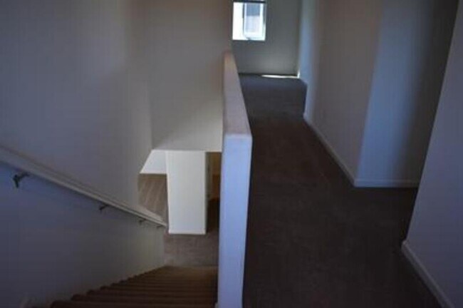 Building Photo - 4230 Freemark Ave