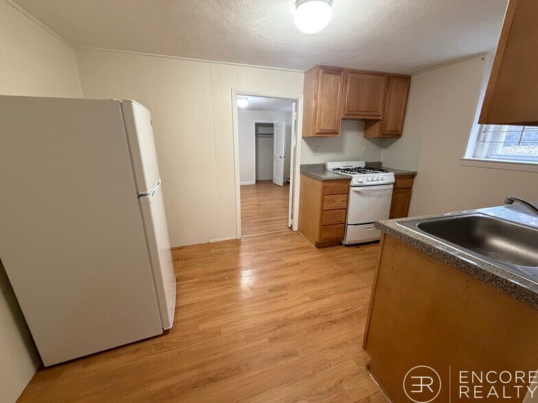 Building Photo - 123 Sutherland Rd