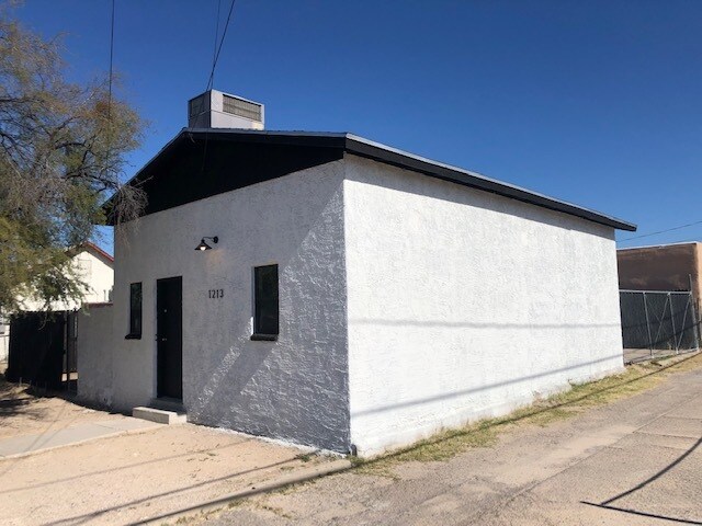 Building Photo - 1213 S 9th Ave