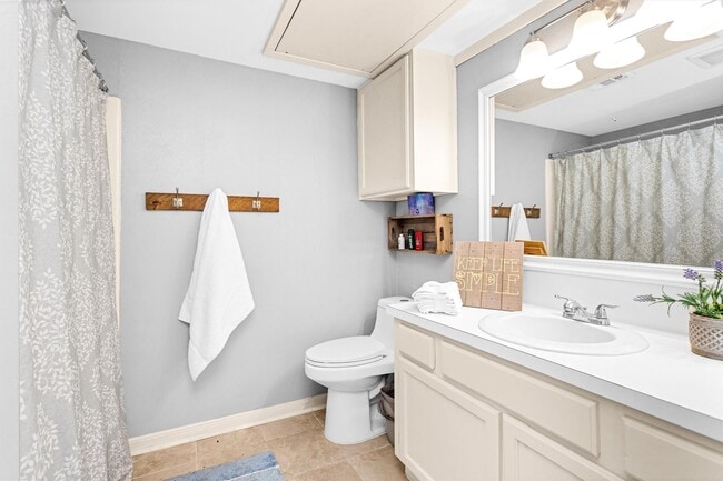 Building Photo - 36 April Point Dr N