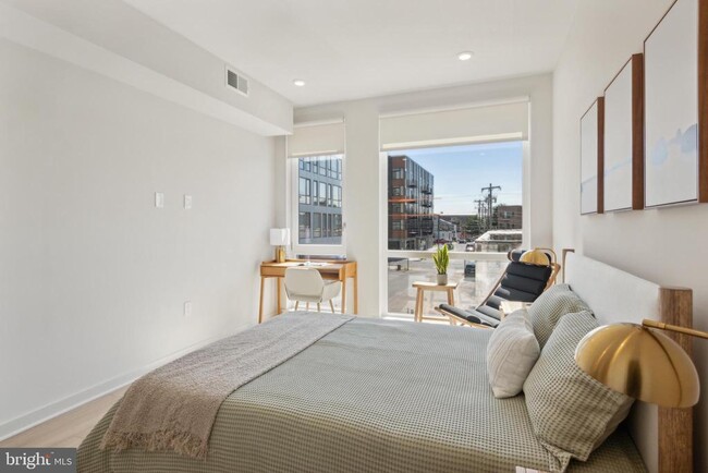 Building Photo - 1775 N American St