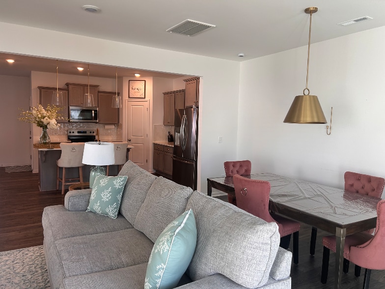 Building Photo - 4095 Claret Cup Dr