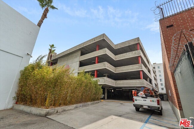 Building Photo - 420 San Pedro St