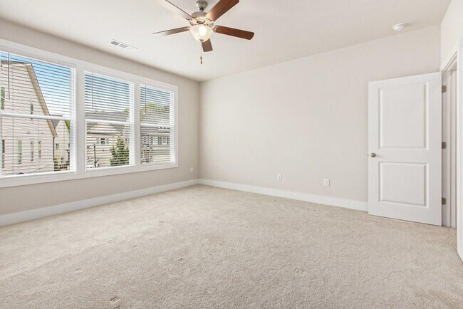 Building Photo - 1247 Winterhaven Dr