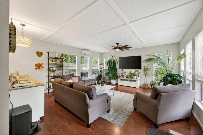 Building Photo - 5409 Dwight Dr