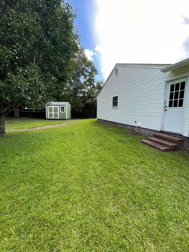 Building Photo - 104 Bayer Ct