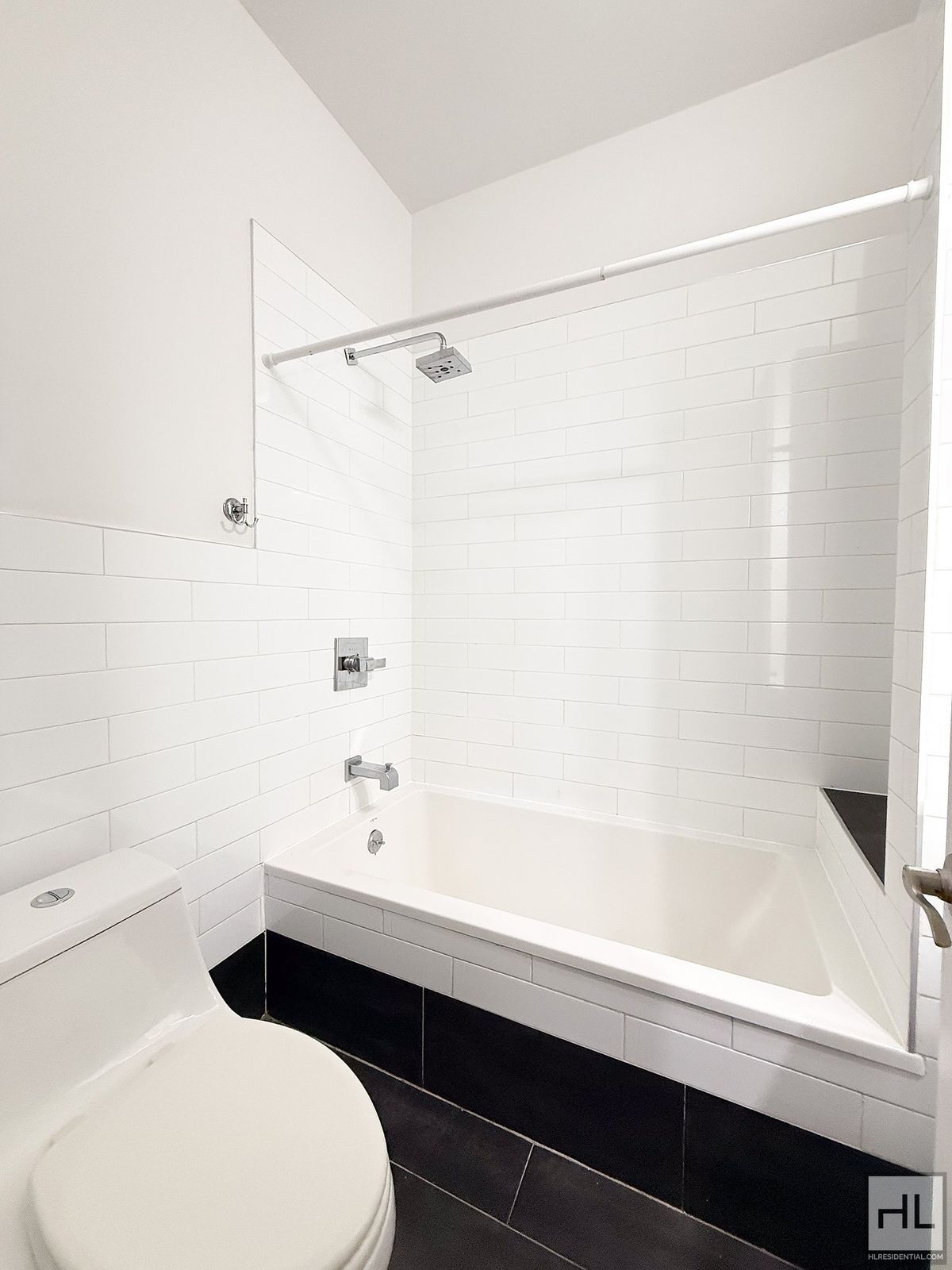 Building Photo - EASTERN PARKWAY / Crown Heights Studio 1-Bath