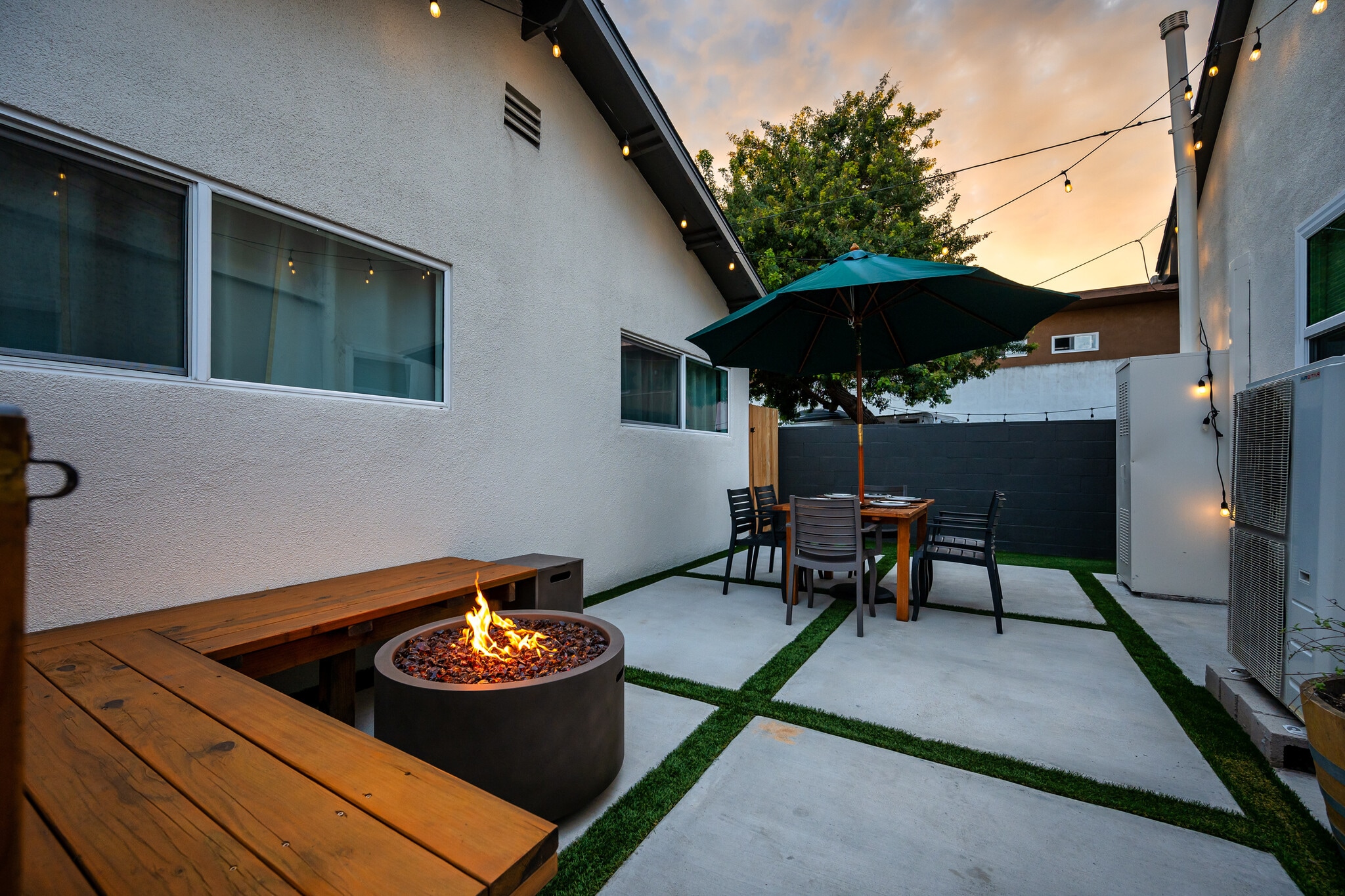 Outdoor living, Gas fire pit and Gas BBQ grill available for use. - 4746 W 159th St