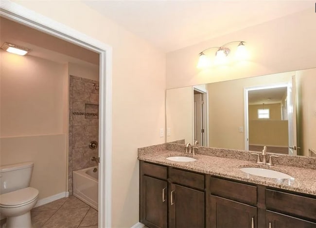 Building Photo - 2948 Oriole Dr