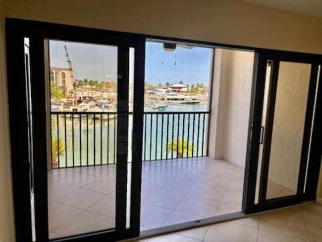 Building Photo - 1031 Anglers Cove
