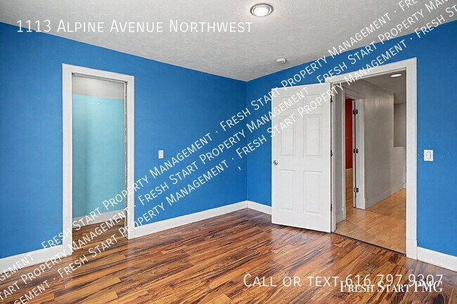 Building Photo - 1113 Alpine Ave NW