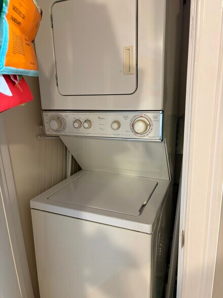 Building Photo - 23 Saint Lukes Rd