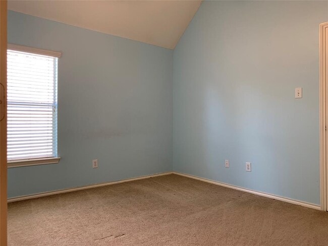 Building Photo - 3023 Aspen Ln