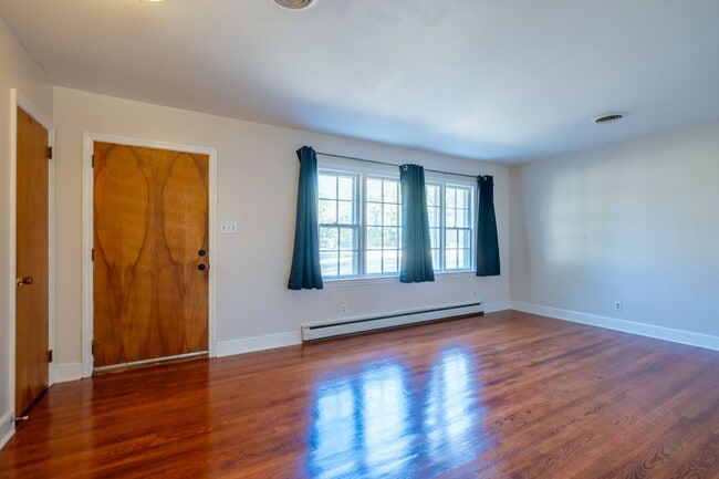 Building Photo - 3209 Pine Brook Ln