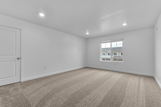 Building Photo - 1498 720 N