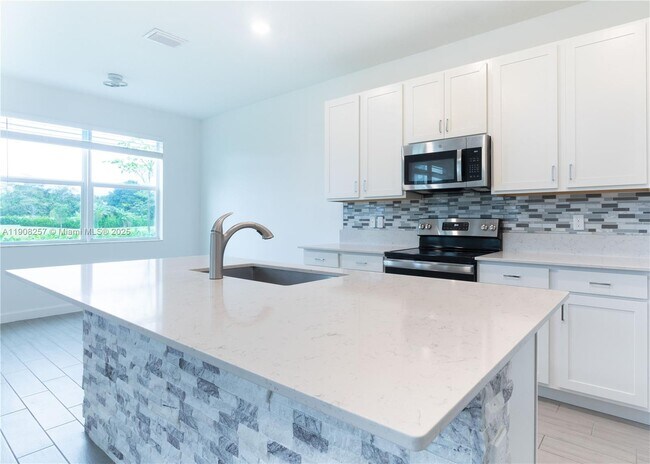 Building Photo - 4830 Navali Dr