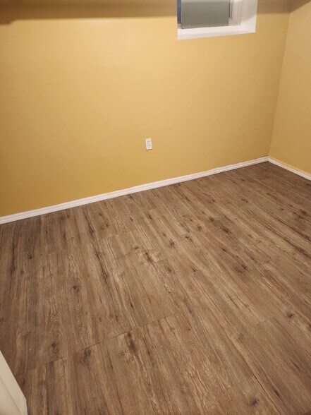 Building Photo - 309 Ellis Ave