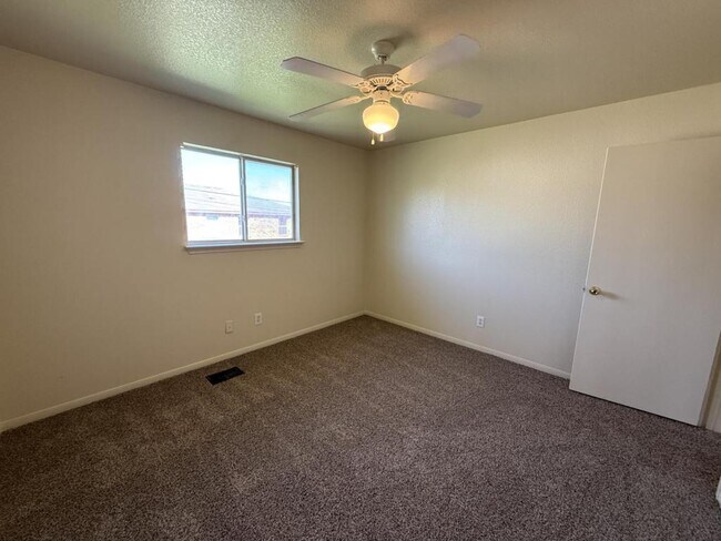 Building Photo - 2811 Cantabrian Dr