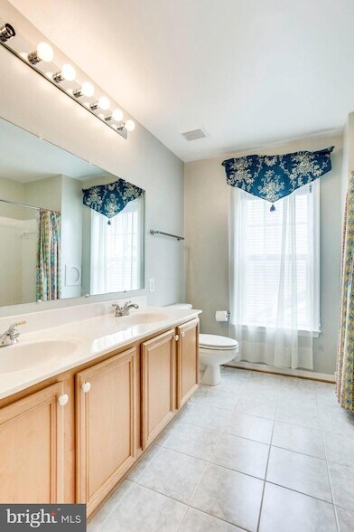 Building Photo - 26161 Rachel Hill Dr