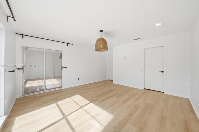 Building Photo - 6704 SW 114th Pl